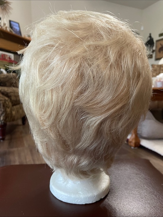 100% human hair Ash-Blonde Chic Short Layered Cut main image 4